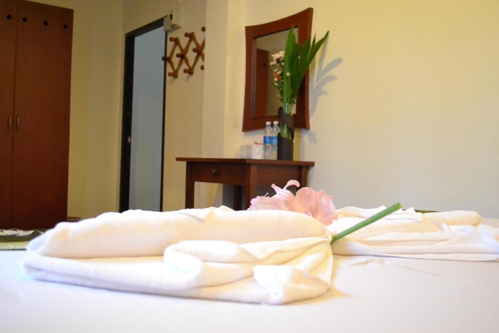 Wandee Bed & Breakfast Кхаулак Номер фото